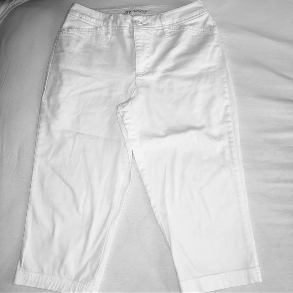 St. John’s Bay White Capri Pants